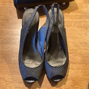 Vigoss Violin Sling-back Pumps